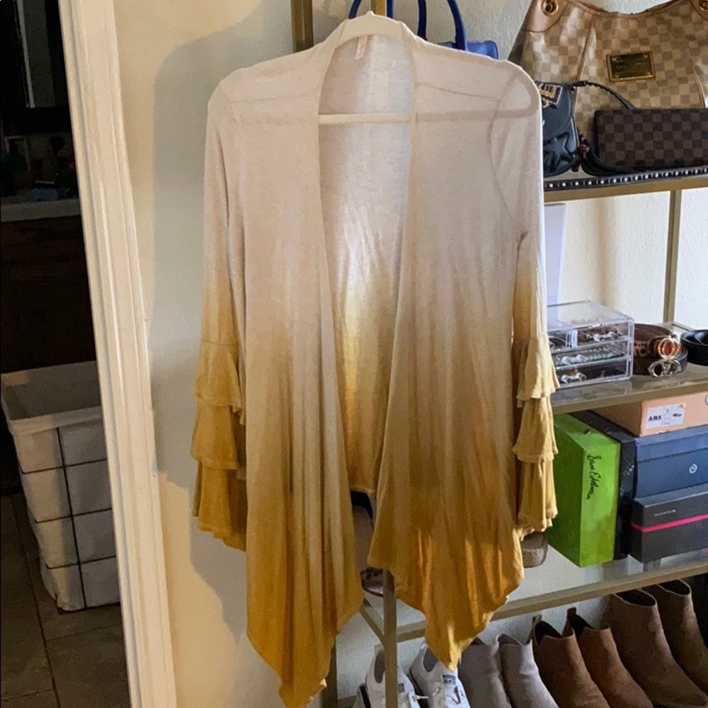 Adorable ruffled sleeve cardigan